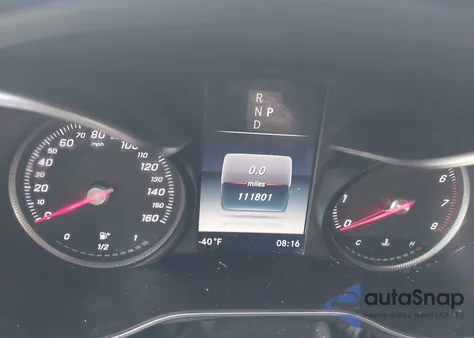 2018 Mercedes-Benz C 300 z USA, uszkodzony, nr VIN 55SWF4JB5JU268060